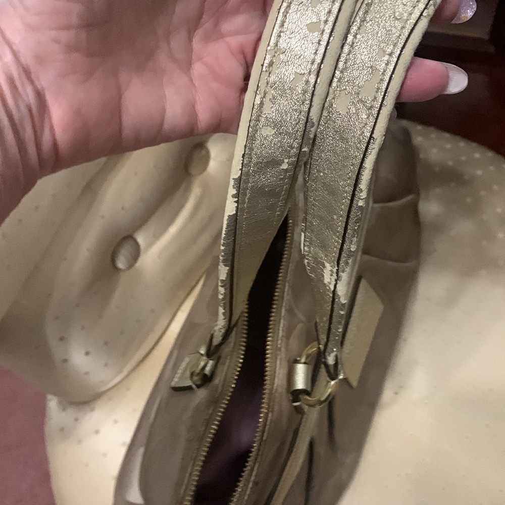 CoachTote Bag gold
Signature metallic gold - Picture 9 of 11